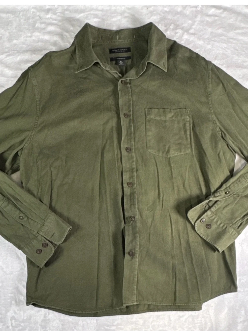 Banana Republic Organic Cotton Men’s XL Olive Green Button Up Shirt Standard Fit